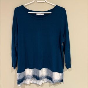 Ricki’s 3/4 Sleeve Top with Plaid Hem and Plaid back Size Large